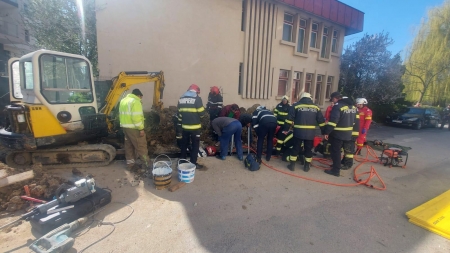 Intervenție în centrul orașului: În Baia Mare un muncitor tânăr rănit pe strada Școlii! A ajuns la UPU, în stare de conștiență!