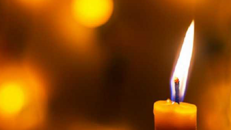 Ucrainenii, chemaţi să urmărească online slujba de Înviere. Lumina Sfântă adusă de la Ierusalim în România va fi trimisă și în Ucraina