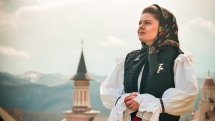 Îndrăgita maramureșeancă Maria Mihali va susține un recital de pricesne în cadrul conferinței-dialog „Crede numai!” de la Arad