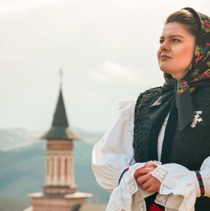 Îndrăgita maramureșeancă Maria Mihali va susține un recital de pricesne în cadrul conferinței-dialog „Crede numai!” de la Arad