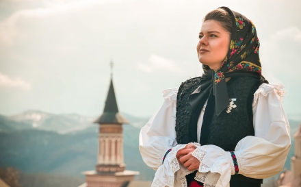 Îndrăgita maramureșeancă Maria Mihali va susține un recital de pricesne în cadrul conferinței-dialog „Crede numai!” de la Arad