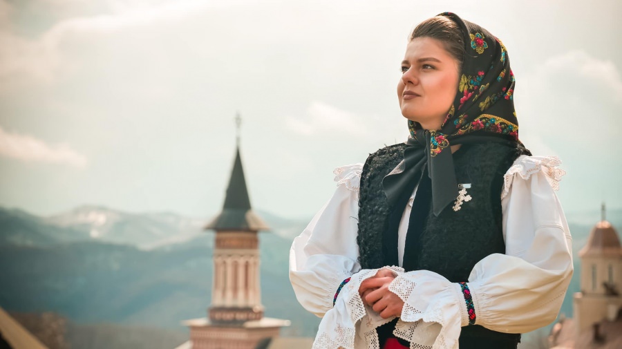 Îndrăgita maramureșeancă Maria Mihali va susține un recital de pricesne în cadrul conferinței-dialog „Crede numai!” de la Arad