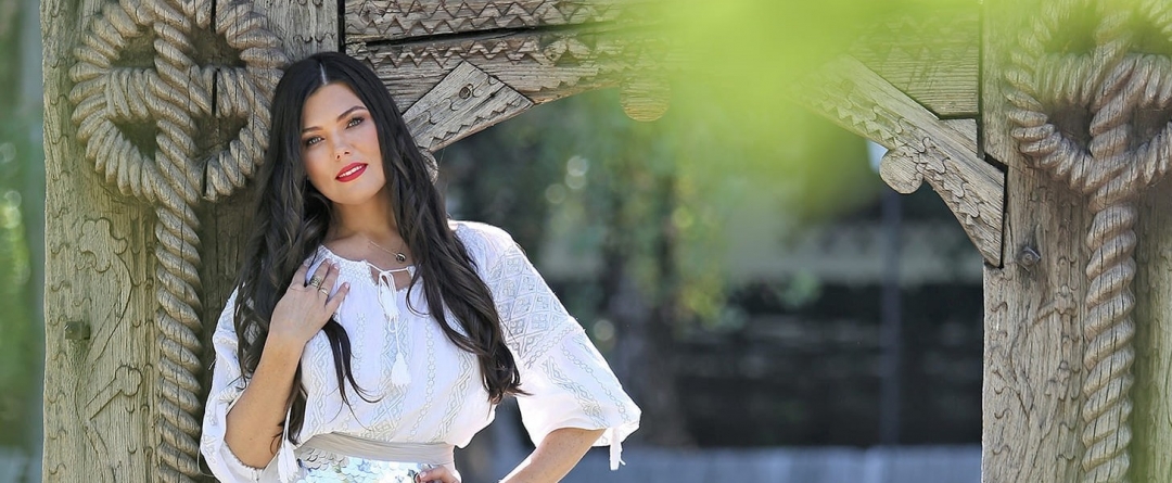 Premieră: „De Florii… acasă” – spectacol muzical la Teatrul Municipal Baia Mare, invitat special fiind Paula Seling