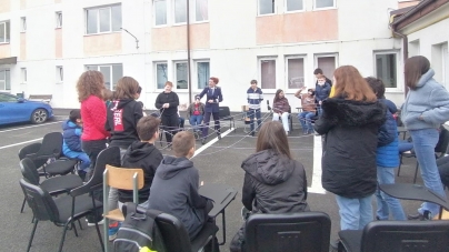 Preșcolari și elevi din Sighet, Satulung, Pribilești și Baia Mare, la discuții cu polițiștii; Ce au aflat