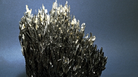 Stibină, baritină din Mina Baia Sprie este exponatul săptămânii la Muzeul de Mineralogie Baia Mare