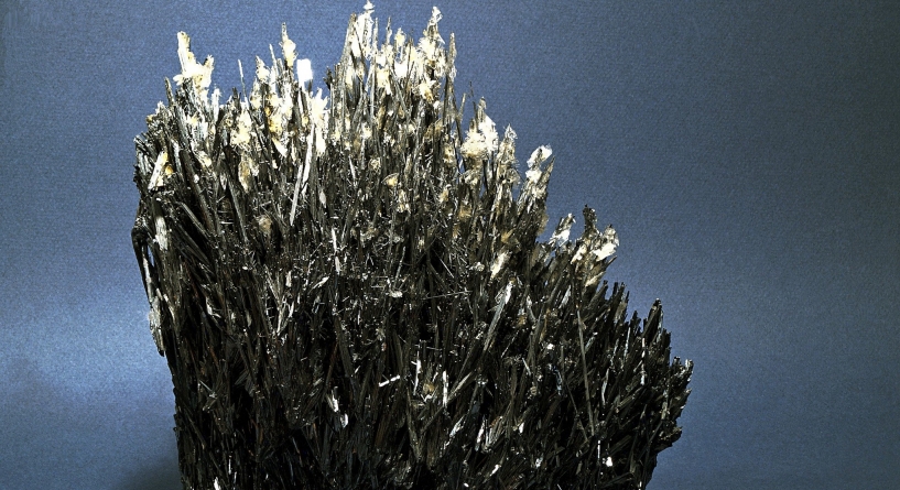 Stibină, baritină din Mina Baia Sprie este exponatul săptămânii la Muzeul de Mineralogie Baia Mare