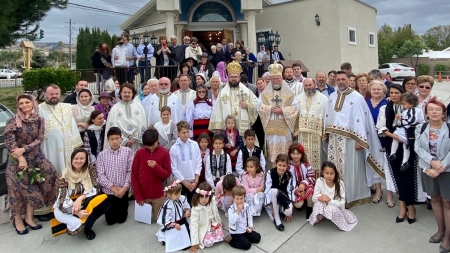 În această duminică: PS Iustin a liturghisit la biserica cu hramul „Înălțarea Sfintei Cruci” din San Jose, California