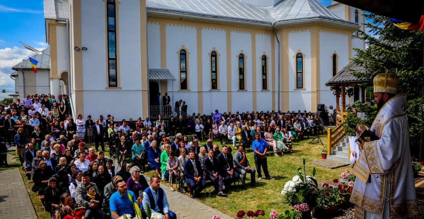 Eveniment important în Gârdani: PS Timotei Sătmăreanul a târnosit biserica și a binecuvântat capela mortuară