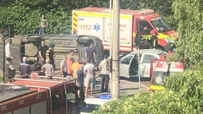 Accident Centru Baia Mare: Lângă piața RFN din municipiu impact violent cu două autoturisme implicate. La fața locului, uriașă mobilizare de forțe!