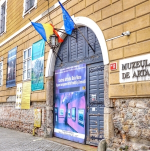 La Muzeul Județean de Artă «Centrul Artistic Baia Mare» se vernisează expoziția „Grădinile Palatului”