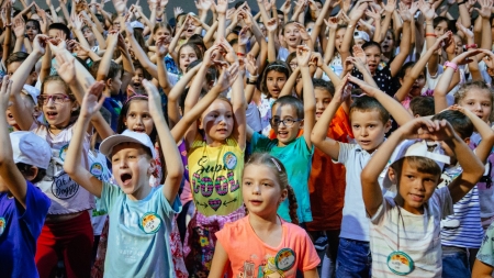 Ora Copiilor Cantus Mundi: În județul Maramureș în total o mie de elevi talentați vor marca ziua de 1 Iunie cu mare concert coral, unic în România!