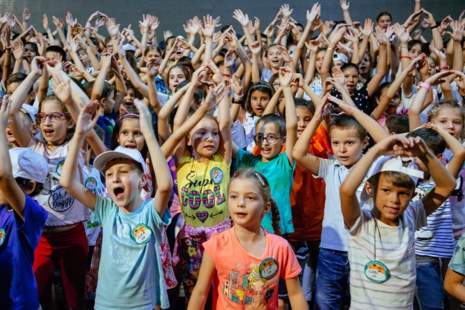 Ora Copiilor Cantus Mundi: În județul Maramureș în total o mie de elevi talentați vor marca ziua de 1 Iunie cu mare concert coral, unic în România!