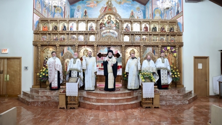 PS Iustin a săvârșit Slujba Vecerniei Mari și Litia la Catedrala Mitropolitană „Sfinții Împărați Constantin și Elena” a metropolei Chicago din SUA!