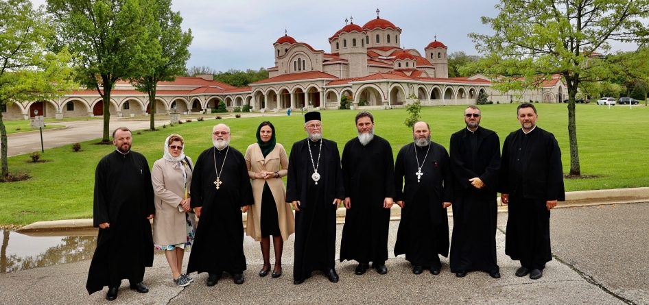 Vizită a PS Părinte Iustin: Episcopul Maramureșului și Sătmarului împreună cu membrii Delegației Însoțitoare au vizitat 2 mănăstiri ortodoxe, din Chicago, SUA!
