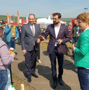 Ministrul Agriculturii, Adrian Chesnoiu, a fost prezent la deschiderea Târgului Internațional Agraria care are loc zilele acestea, în județul Cluj!