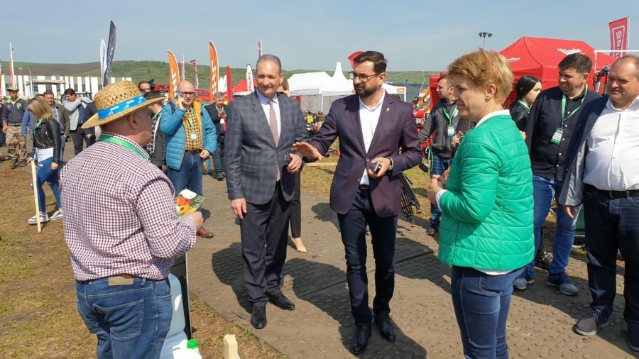 Ministrul Agriculturii, Adrian Chesnoiu, a fost prezent la deschiderea Târgului Internațional Agraria care are loc zilele acestea, în județul Cluj!