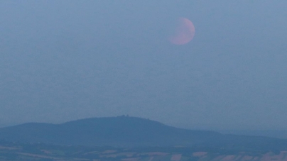 Eclipsa parțială de Lună, vizibilă din Maramureș!