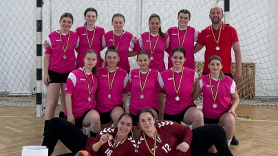 Avem mulți copii talentați: Fetele din echipa Colegiului Tehnic Anghel Saligny din Baia Mare sunt vicecampioane, la handbal feminin, în etapa națională a ONSȘ!