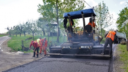 Anunțul util de circulație: În județul Maramureș au început pe șosele noi lucrări importante! Vor fi reparații, modernizări și asfaltări peste tot!