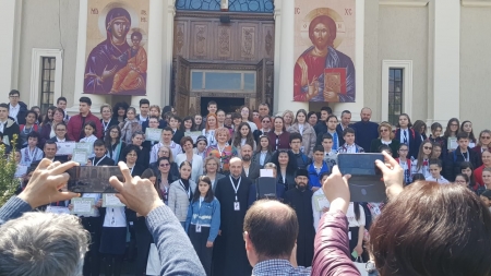 Cu ei ne lăudăm: O elevă băimăreană și coordonatorul ei au obținut performanță superbă la olimpiada de religie! Argint pe țară! Andrada Țicală, Viorica Nastai!