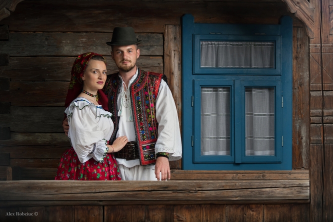 Simbol veritabil în Maramureș: În țara noastră se sărbătorește duminica aceasta Ziua Portului Tradițional! Invitație la a-l purta cu mândrie-n ziua-i dedicată!