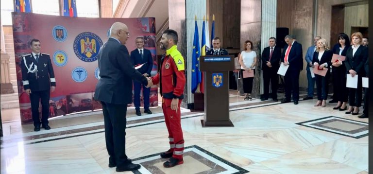 Mare semn de apreciere: Serviciul Public Județean Salvamont Maramureș a primit o decorație specială, din partea lui Raed Arafat, șeful DSU România!