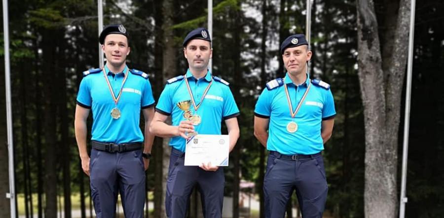 Trei jandarmi montani maramureşeni la înălţime; Au luat locul I la competiţia militar-aplicativă ,,Cupa Jandarmeria Montană la Înălțime!”, ediţia a VIII-a