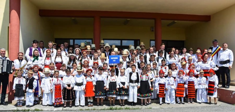 Copii talentați: Ce premii s-au dat în cadrul celei de-a IV-a ediții a Festivalului Folcloric „Florile Chioarului” din Ciolt