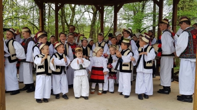 „Nu vă uitați că-s micuț”: În Budești se va desfășura cea de-a XXI-a ediție a Festivalului Folcloric
