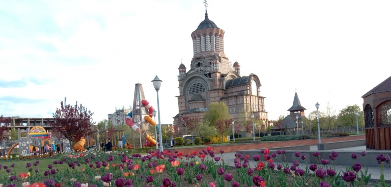 În Duminica Floriilor: La Catedrala Episcopală din Baia Mare se va desfășura tradiționalul concert de pricesne și muzică religioasă „Din suflet de creștin”