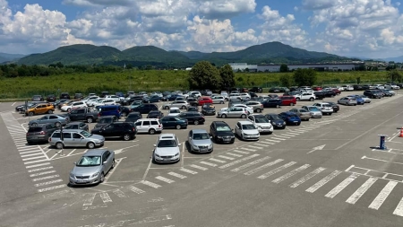 A început sezonul vacanțelor: Aeroportul din Maramureș, anunț important emis acum, despre păstrarea spațiilor care se află în parcarea instituției!