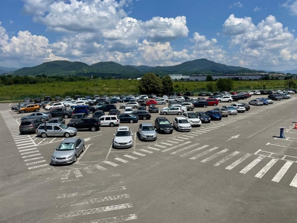 A început sezonul vacanțelor: Aeroportul din Maramureș, anunț important emis acum, despre păstrarea spațiilor care se află în parcarea instituției!