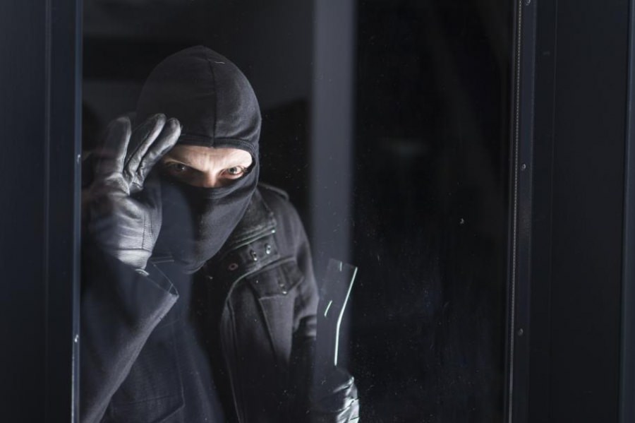Calea către arestul preventiv: Un tânăr maramureșean a reușit să fie acum marele protagonist al unei tentative de tâlhării calificate în cofetărie!