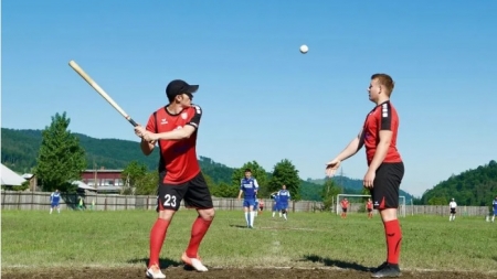 Un altfel de sport: În județul Maramureș în Orașul Târgu Lăpuș este Campionatul Național de Oină în acest weekend! Vezi care sunt cele nouă echipe!