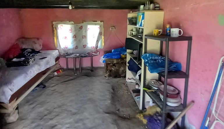 Un apel la caritate: Să fim împreună cu familia de patru din județul Maramureș care are și nevoie de noi de toți pentru a avea o acasă cu adevărat!