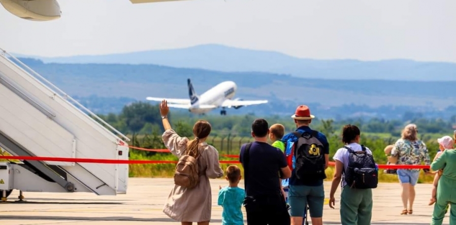 Nervi întinși la maximum: Aeroportul Internațional Maramureș, anunț important despre cursa care face conexiunea, cu Antalya! 9 ore sunt întârziere!
