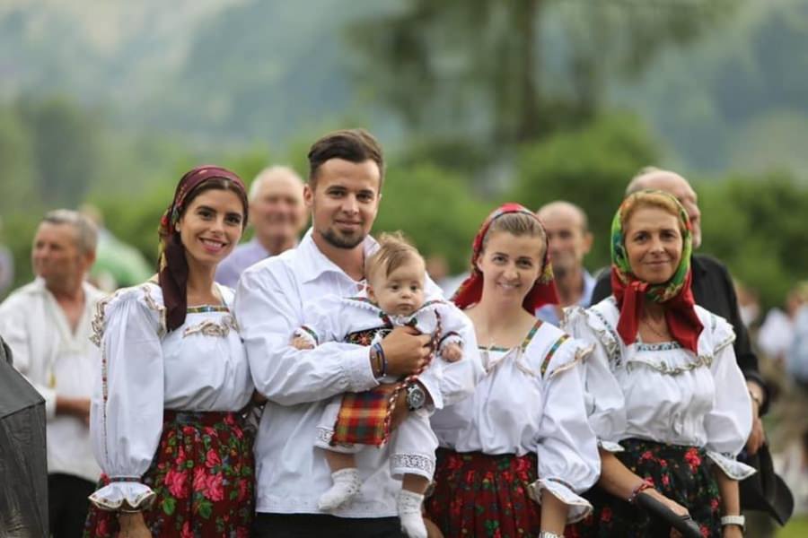 Duminica Părinților și Copiilor:7 citate aparținând PS Părinte Iustin legate de creșterea micuților și despre familie! Ei sunt darul și împlinirea!