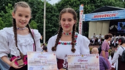 Și avem copii talentați: Din nou artistele din Maramureș fac legea la festivalurile naționale de folclor! Patricia Moldovan și Raisa Vlășan, Bravo!