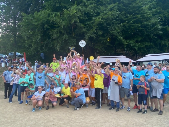 Tăuții Măgherăuș s-a veselit: În orașul maramureșean spectacol artistic și acțiuni de marea sărbătoare „Flori de Sânziene”! Iată clipele esențiale!