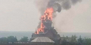 Ucrainenii îi acuză pe ruși că au bombardat o biserică din lemn, veche de peste 100 de ani. „Un rânjet al lumii barbare ruse”