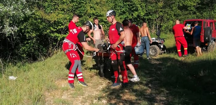 O nouă alertă Salvamont: În județul Maramureș un bărbat a primit ajutorul salvatorilor montani! Are vârsta: 57 ani! Au contactat 112 aparținătorii!