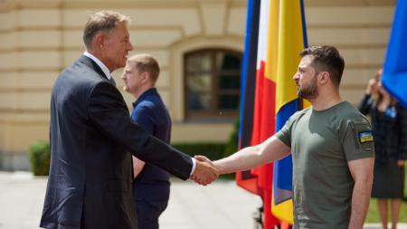 Iohannis a discutat cu Zelenski despre cum să scoată cerealele prin România