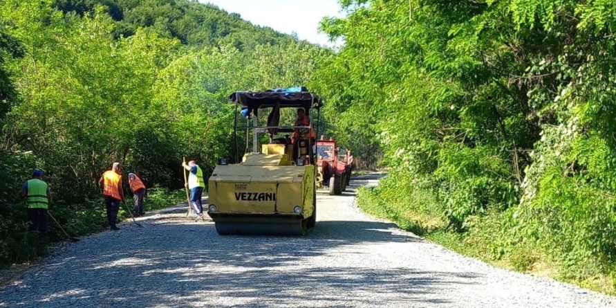 Anunț folositor de circulație: Acum în Maramureș se realizează pe șosele noi lucrări importante! Vor fi modernizări, asfaltări și marcări în județ!