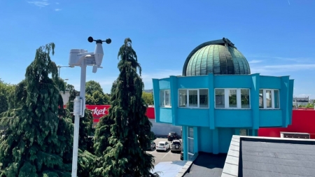 Date în timp real: Rețeaua Meteo Maramureș se îmbogățește cu nouă stație monitorizare permanentă a vremii! A 4-a e activă la Planetariul Baia Mare!