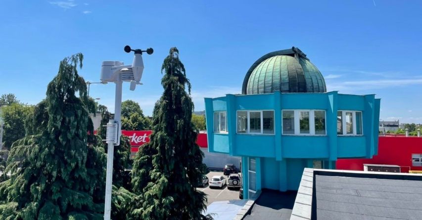 Date în timp real: Rețeaua Meteo Maramureș se îmbogățește cu nouă stație monitorizare permanentă a vremii! A 4-a e activă la Planetariul Baia Mare!