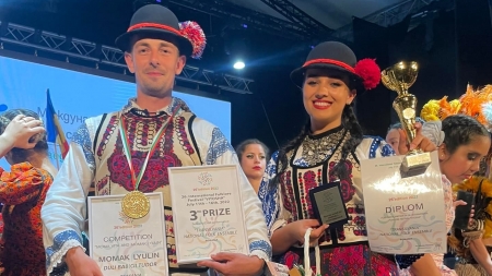 Doi dansatori ai Ansamblului Folcloric Național „Transilvania” au obținut premii importante în Bulgaria (FOTO)