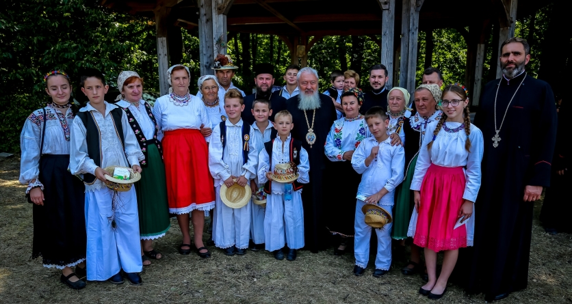 ÎPS Andrei și PS Timotei Sătmăreanul au luat parte la hramul Mănăstirii Oarța de Sus (FOTO)