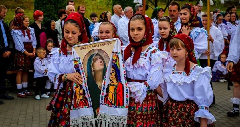 Elevii maramureșeni sunt invitați să participe la Concursul Eparhial Online „Scrisoare către Maica Domnului”