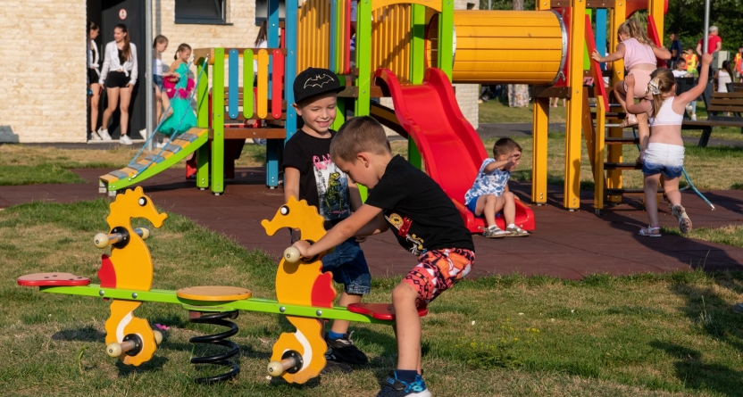 A fost inaugurat noul parc sportiv din Baia Sprie; Cu acest prilej au avut loc o serie de evenimente organizate în aer liber (FOTO)