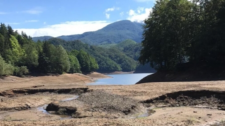 Scafandrii intră în acțiune: Anunț al responsabililor în situația care este la barajul Maramureșului; Când se va ridica din nou nivelul acumulării!